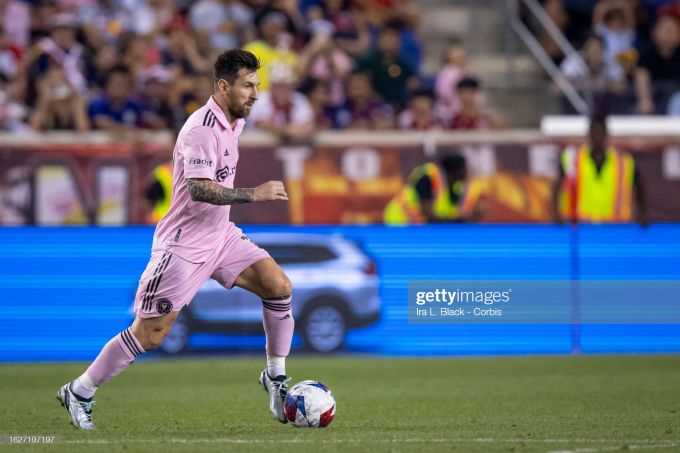 Messi: g'alabani futbol bilan qo'lijiga oldim!